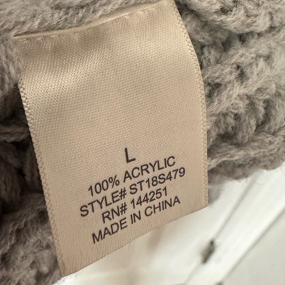 Harper Heritage light blue cable knit cardigan sweater, size L - Picture 8 of 8